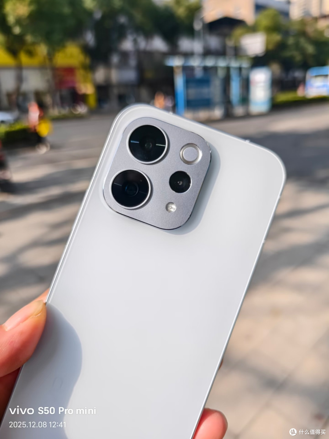 vivo S50上手轻薄的颜值实力派