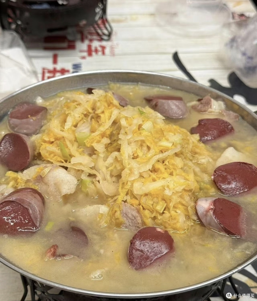 我冬天最爱吃的东北菜：酸菜白肉血肠