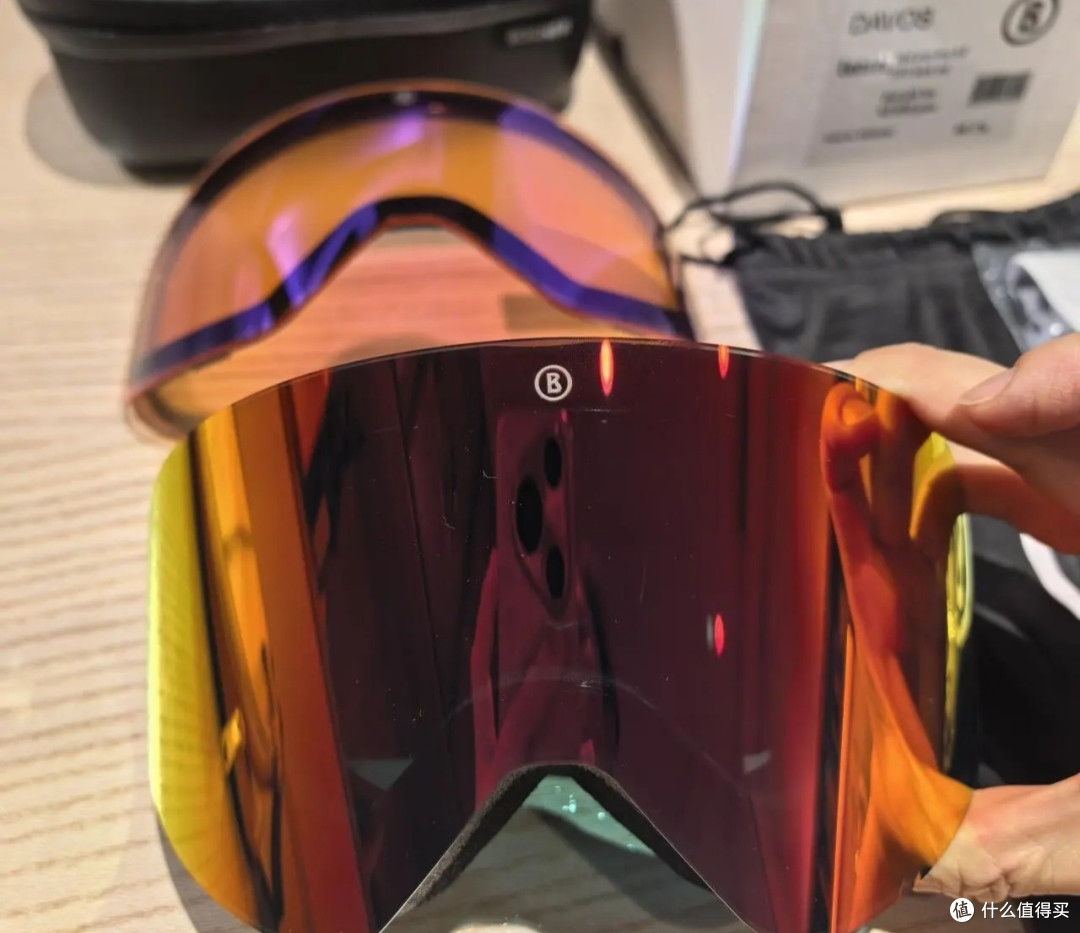博格纳Bogner小众滑雪镜轻量化设计