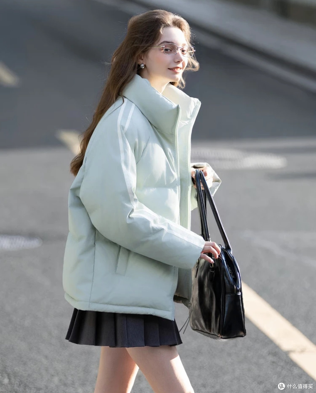 我的冬日穿搭之唐狮2025冬女立领左胸细节织带撞色羽绒服