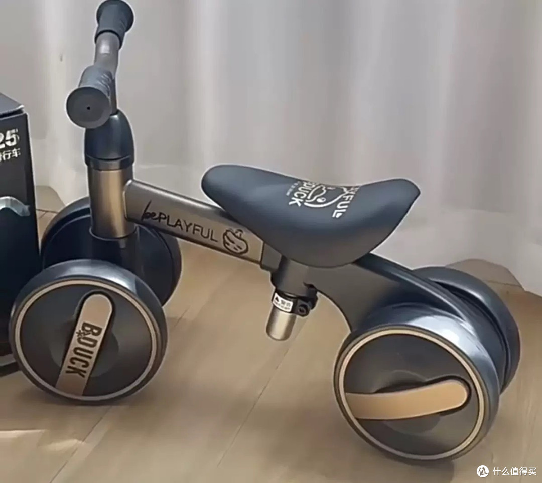 小黄鸭平衡车:宝宝成长好伙伴