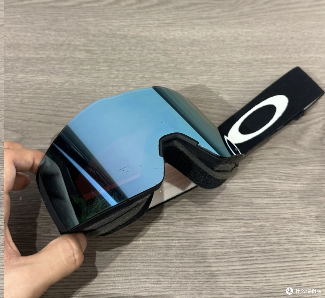 Oakley 7103-12 滑雪镜:专业级防护