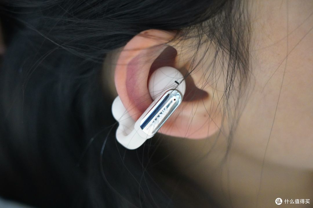 仿若温润如玉的“耳环”,小姐姐们真的很难不爱南卡Clip Pro。