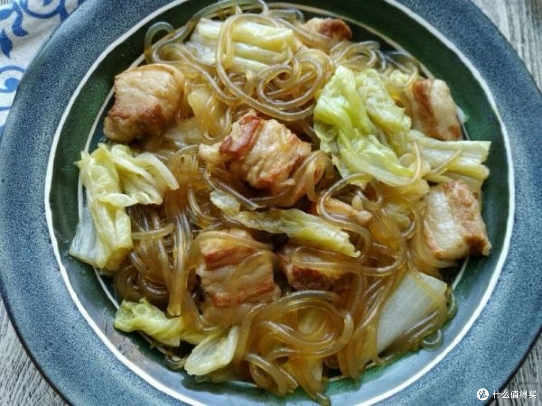 冬日下饭神器，猪肉白菜炖粉条