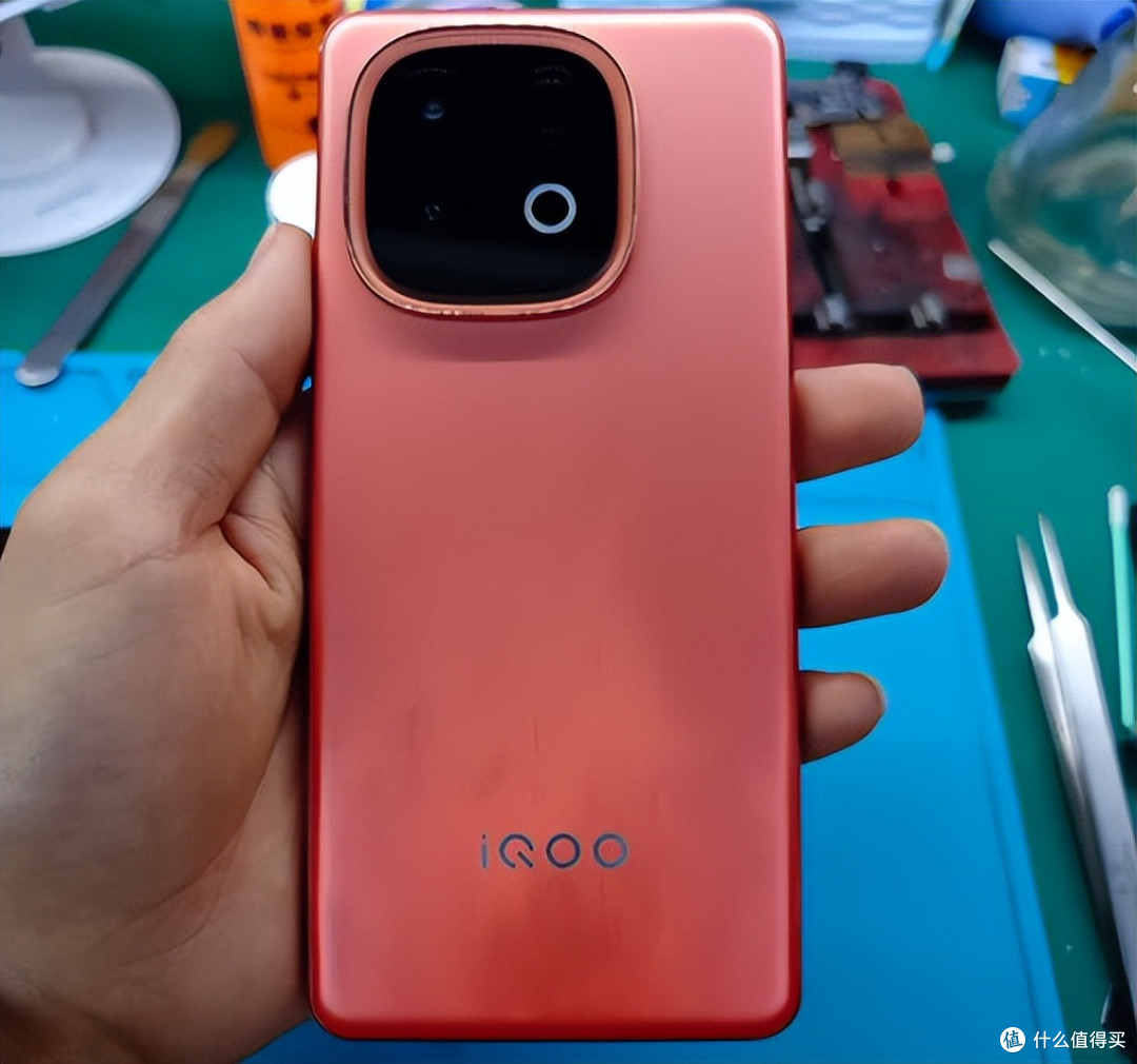 iQOO千元“卷王”,骁龙8sGen4+7000mAh+120W闪充,跌至1547元