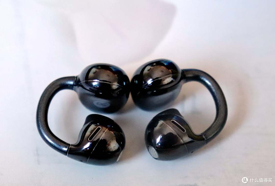 自带AI功能，适合多种场景使用的夹耳开放式耳机-南卡Clip Super2