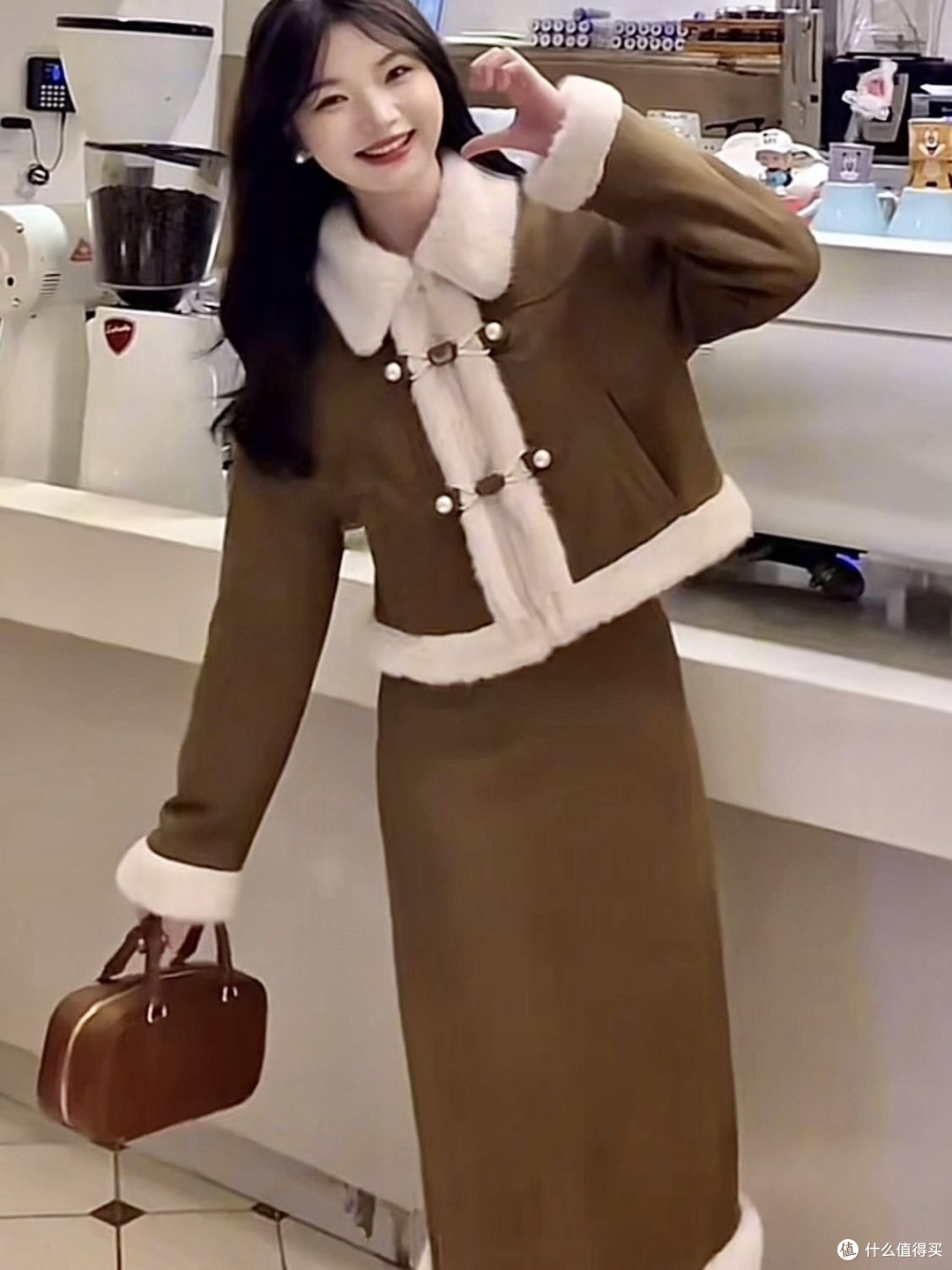 双旦开挂!小个子羊羔绒小香套装美到犯规