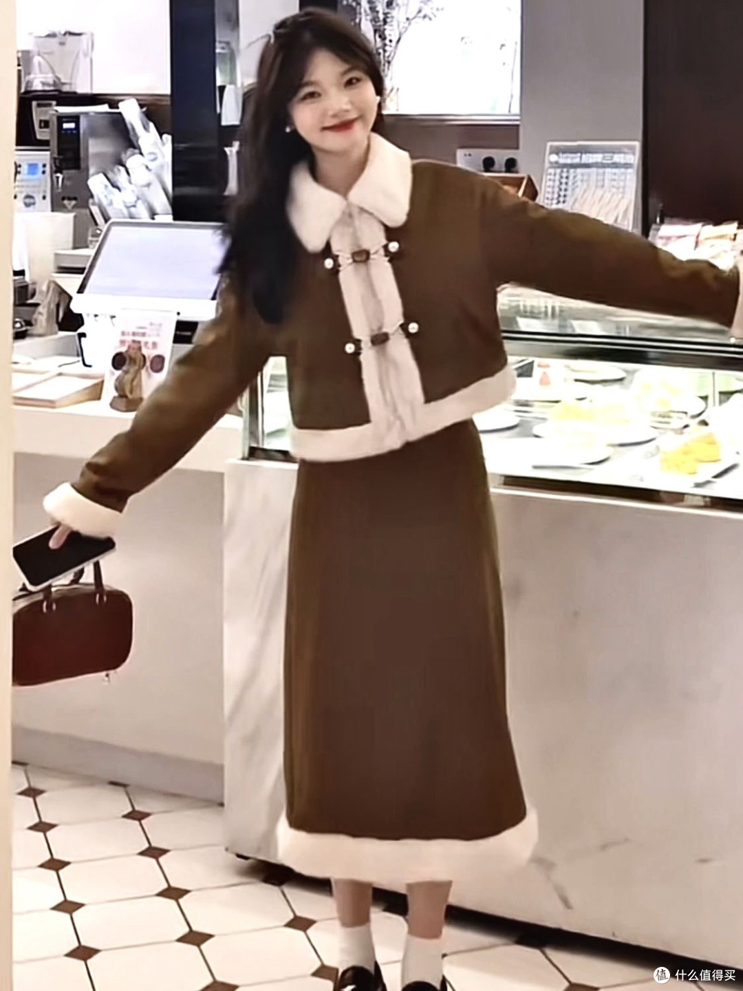 双旦开挂!小个子羊羔绒小香套装美到犯规