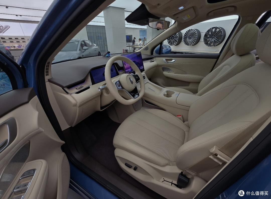 抢先体验华为尚界H5:15万级中型SUV,颜值与智能双在线