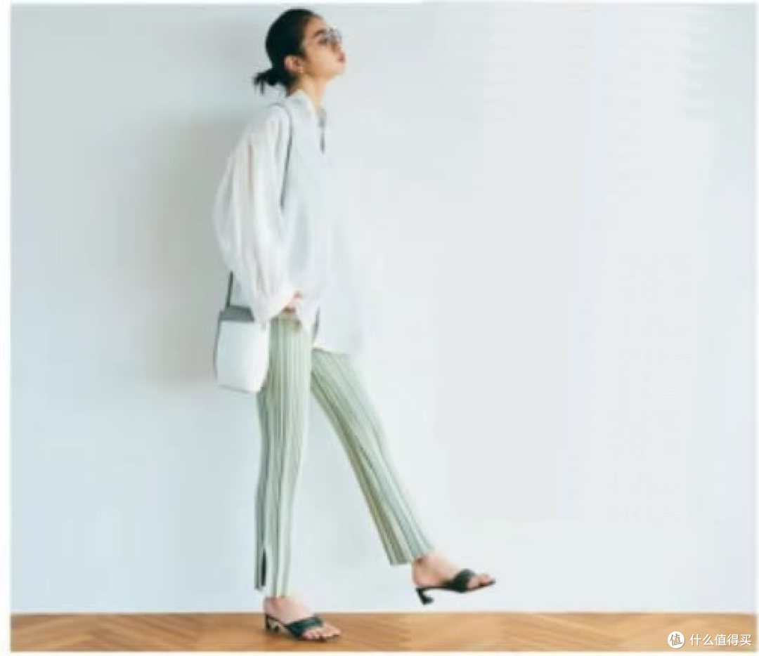 穿衣多年,终于玩明白一衣多搭了!这4件衣服,让穿搭游刃有余
