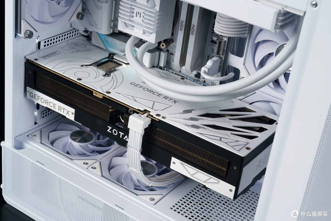 安耐美风屿K1+ROG STRIX X870-A 吹雪S+索泰 RTX 5070Ti 装机分享
