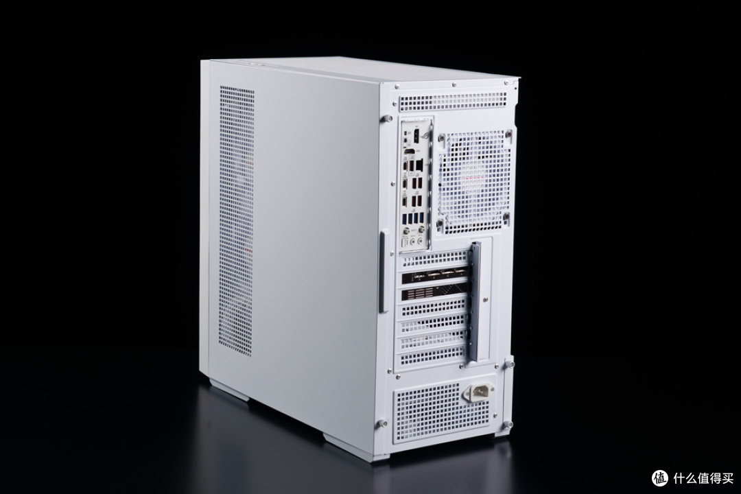 安耐美风屿K1+ROG STRIX X870-A 吹雪S+索泰 RTX 5070Ti 装机分享