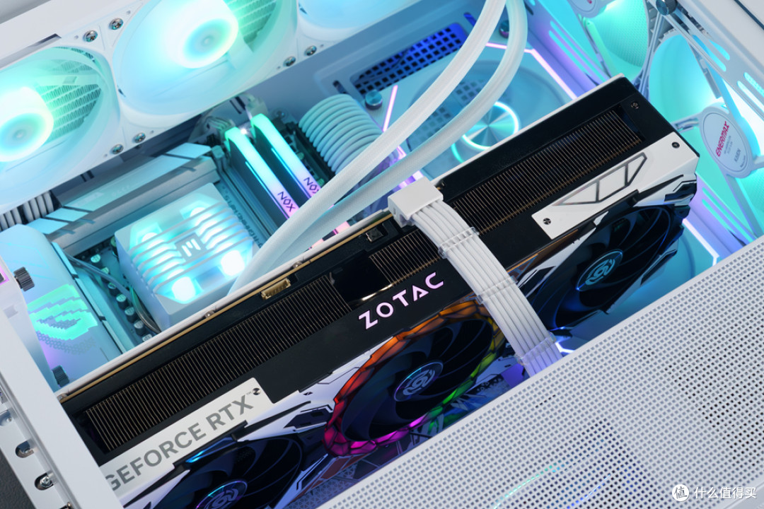 安耐美风屿K1+ROG STRIX X870-A 吹雪S+索泰 RTX 5070Ti 装机分享