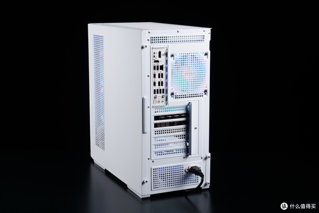 安耐美风屿K1+ROG STRIX X870-A 吹雪S+索泰 RTX 5070Ti 装机分享