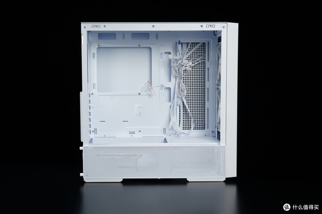 安耐美风屿K1+ROG STRIX X870-A 吹雪S+索泰 RTX 5070Ti 装机分享