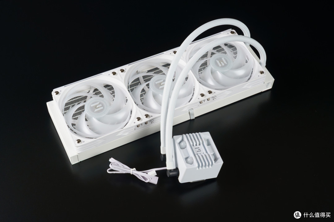 安耐美风屿K1+ROG STRIX X870-A 吹雪S+索泰 RTX 5070Ti 装机分享