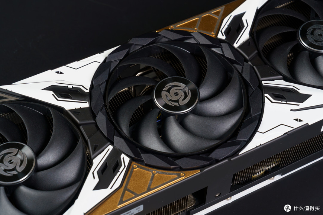 安耐美风屿K1+ROG STRIX X870-A 吹雪S+索泰 RTX 5070Ti 装机分享