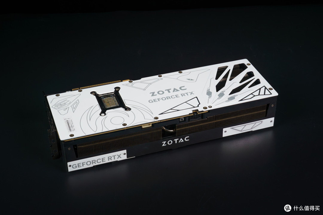 安耐美风屿K1+ROG STRIX X870-A 吹雪S+索泰 RTX 5070Ti 装机分享