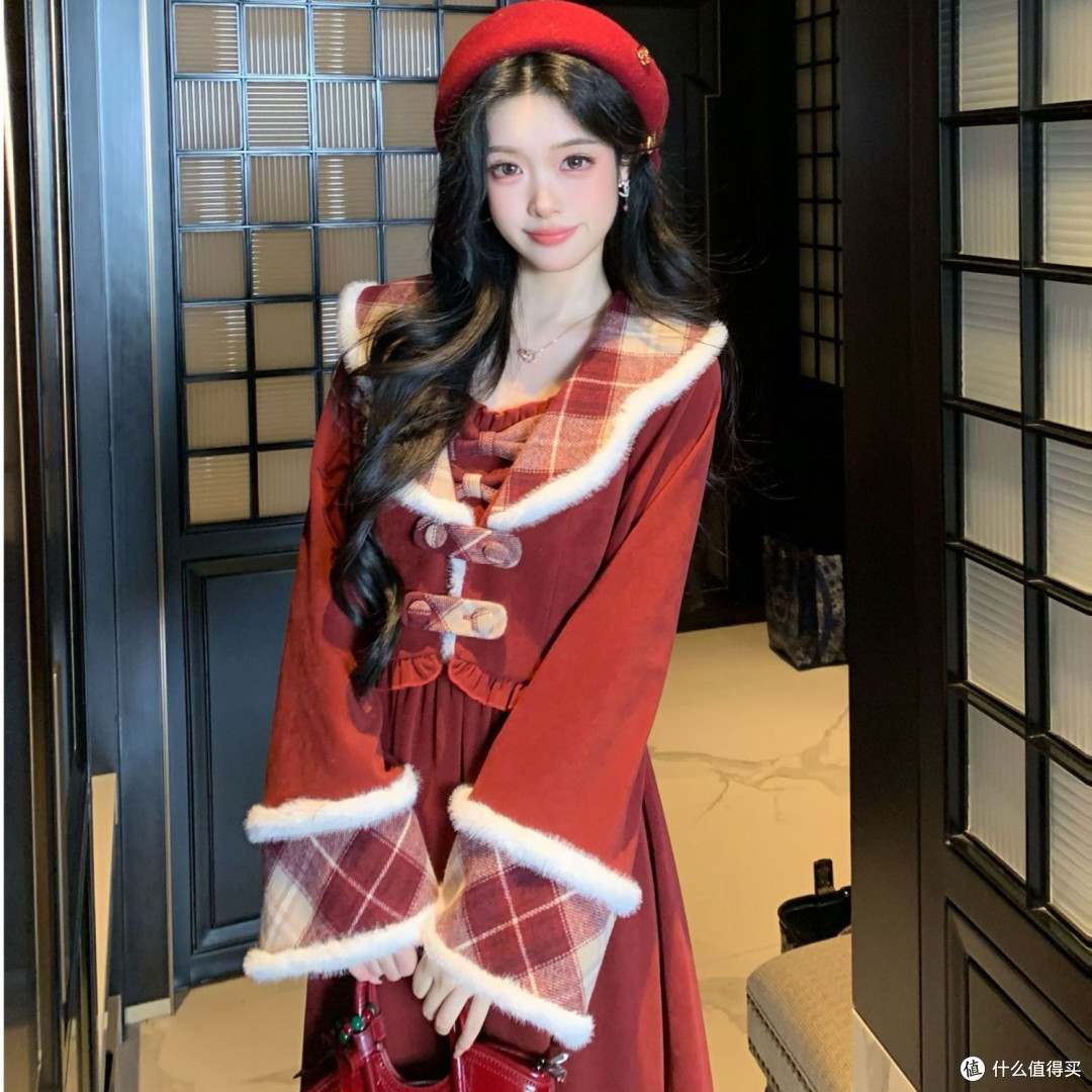 双旦氛围战袍:Blovelan酒红格纹裙,减龄优雅两不误