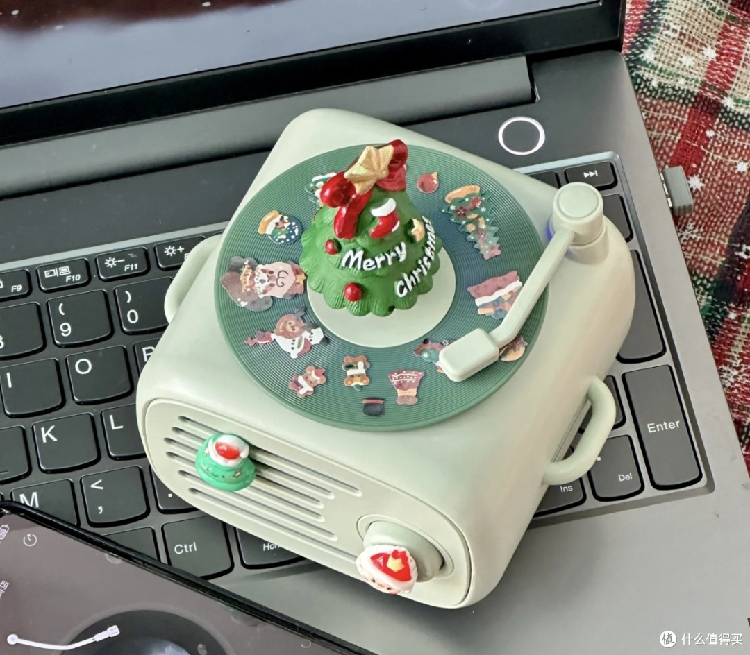 双旦礼物:圣诞氛围小音响