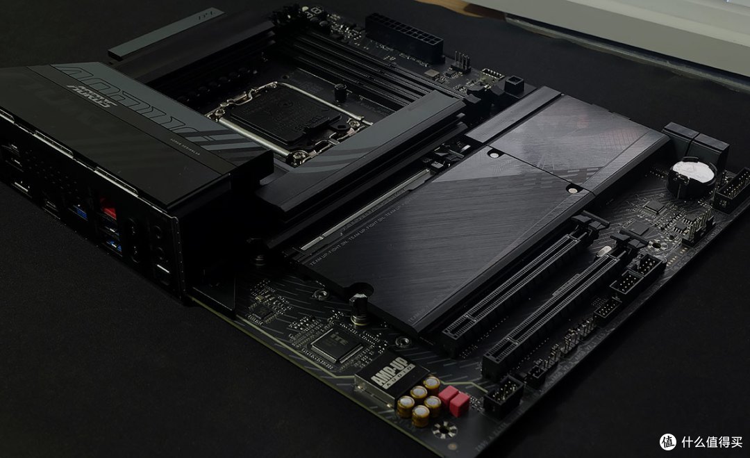 AORUS电竞小雕点不亮,别担心,技嘉售后解君忧