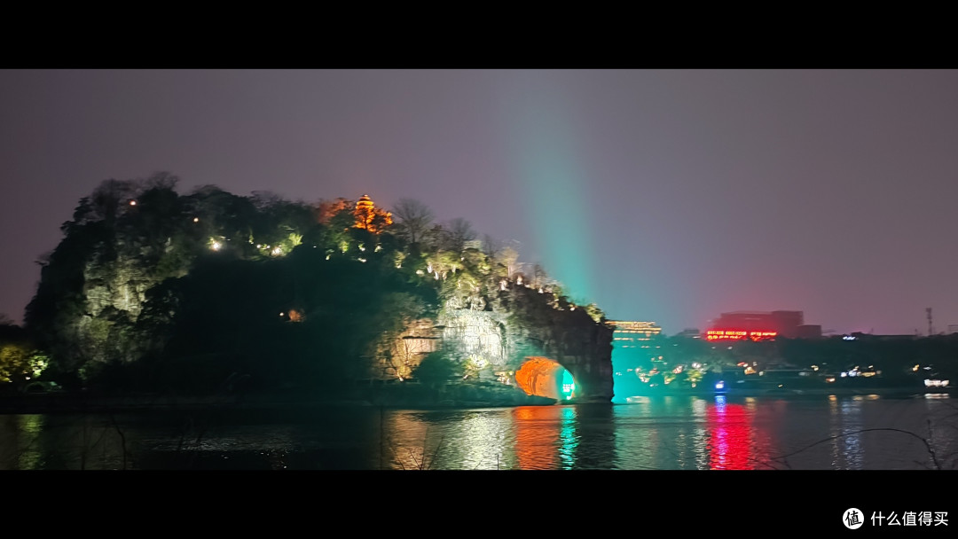 桂林象鼻山:自然奇观