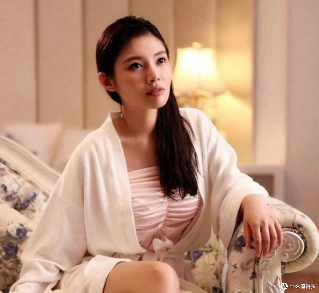 大嫂徐冬冬和保镖尹子维大婚将至，这痞帅男人的穿搭里透着邪气？