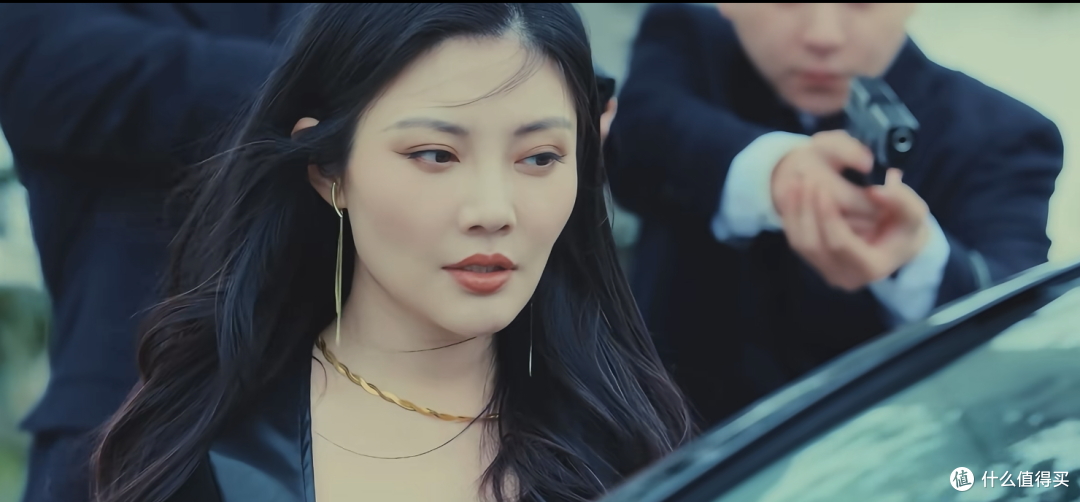 大嫂徐冬冬和保镖尹子维大婚将至，这痞帅男人的穿搭里透着邪气？