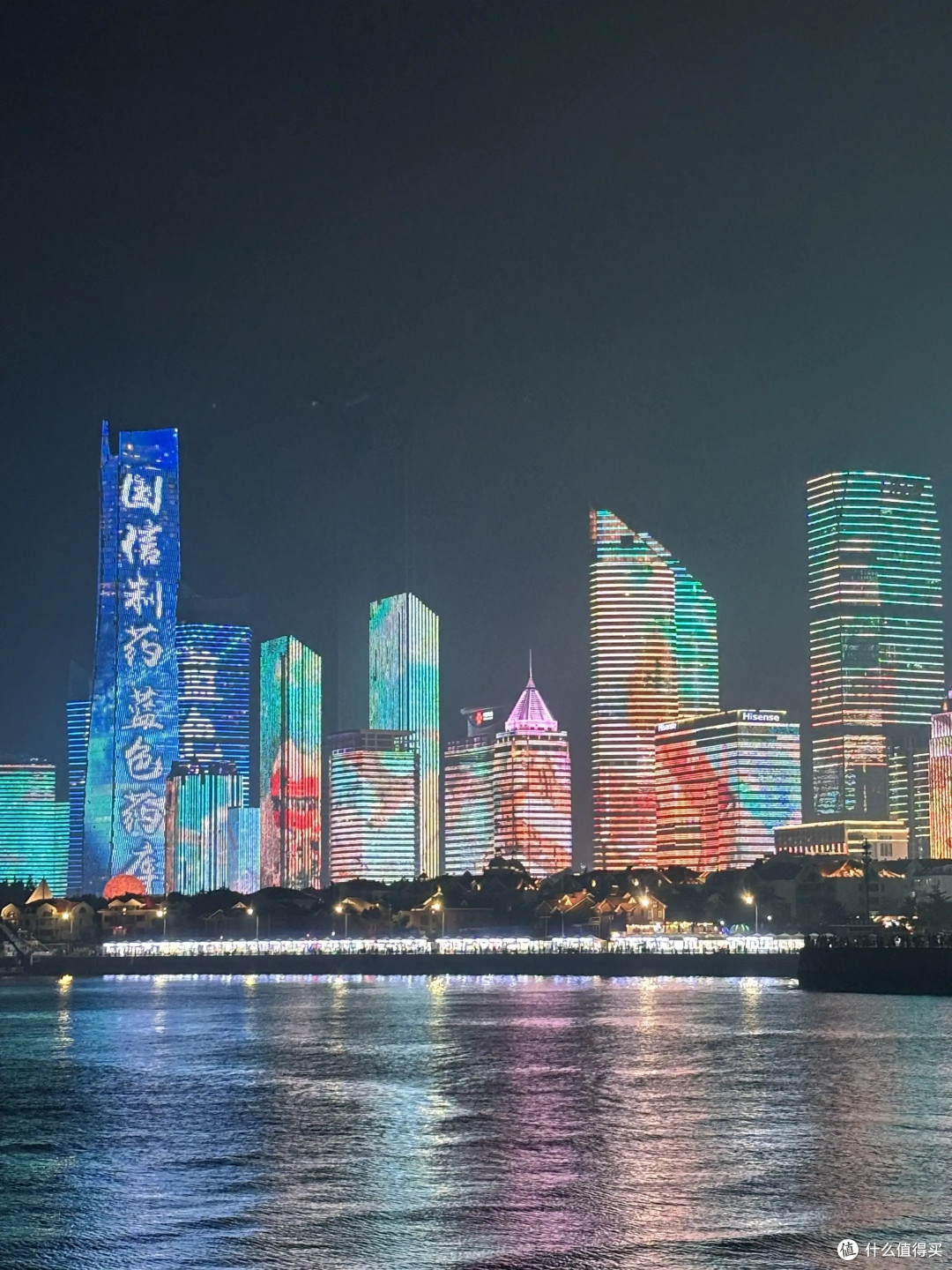 青岛夜景：海滨城市的璀璨夜晚