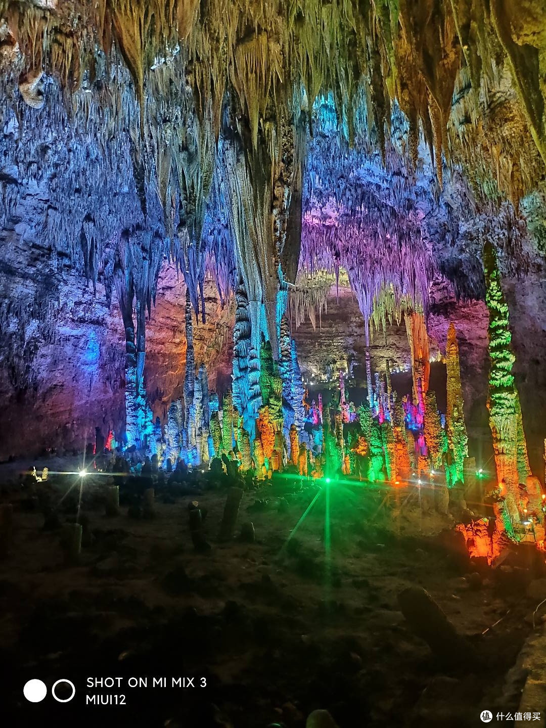 洞穴探险:神秘的地下世界
