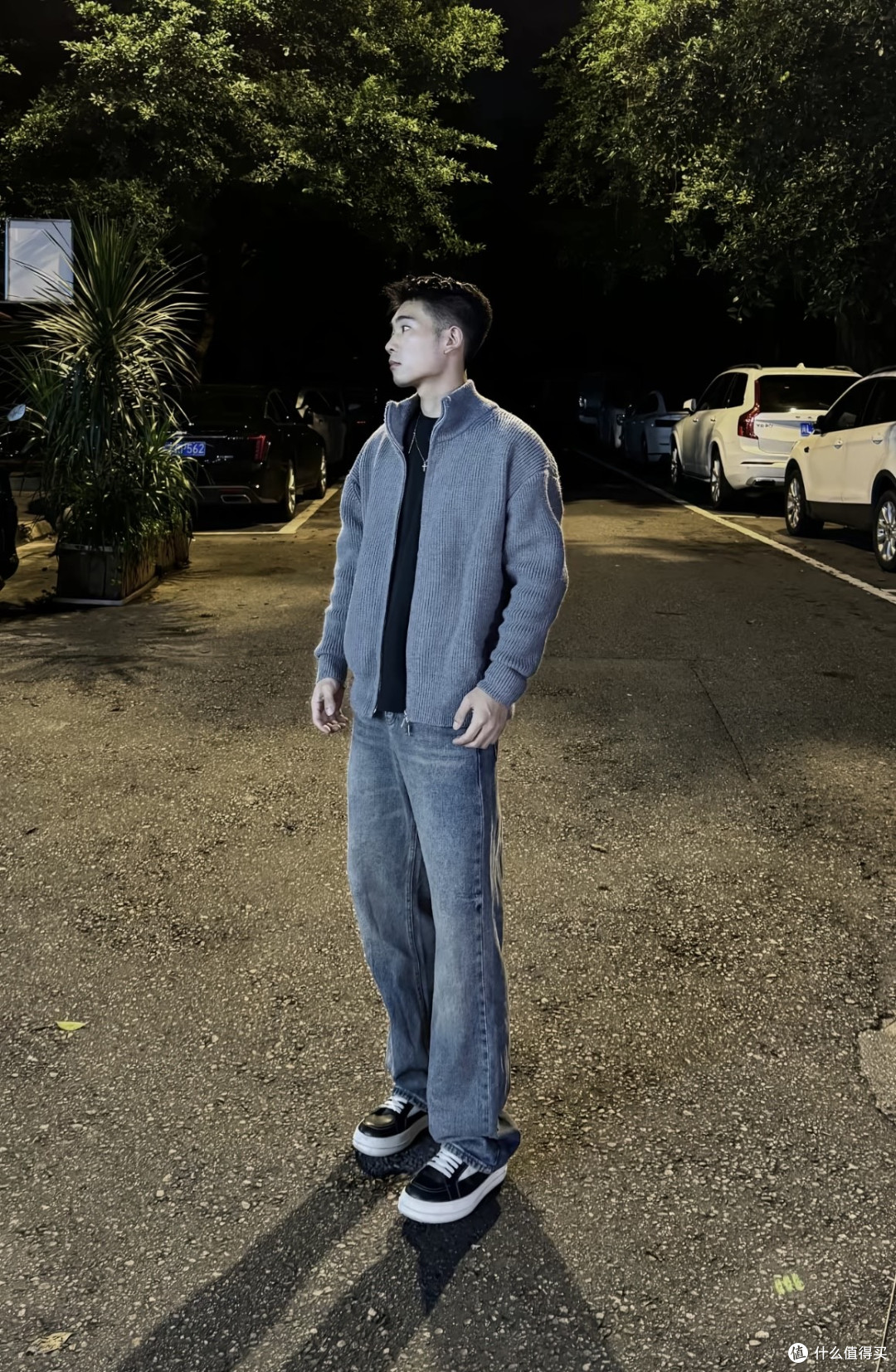 色彩与版型:穿搭的艺术