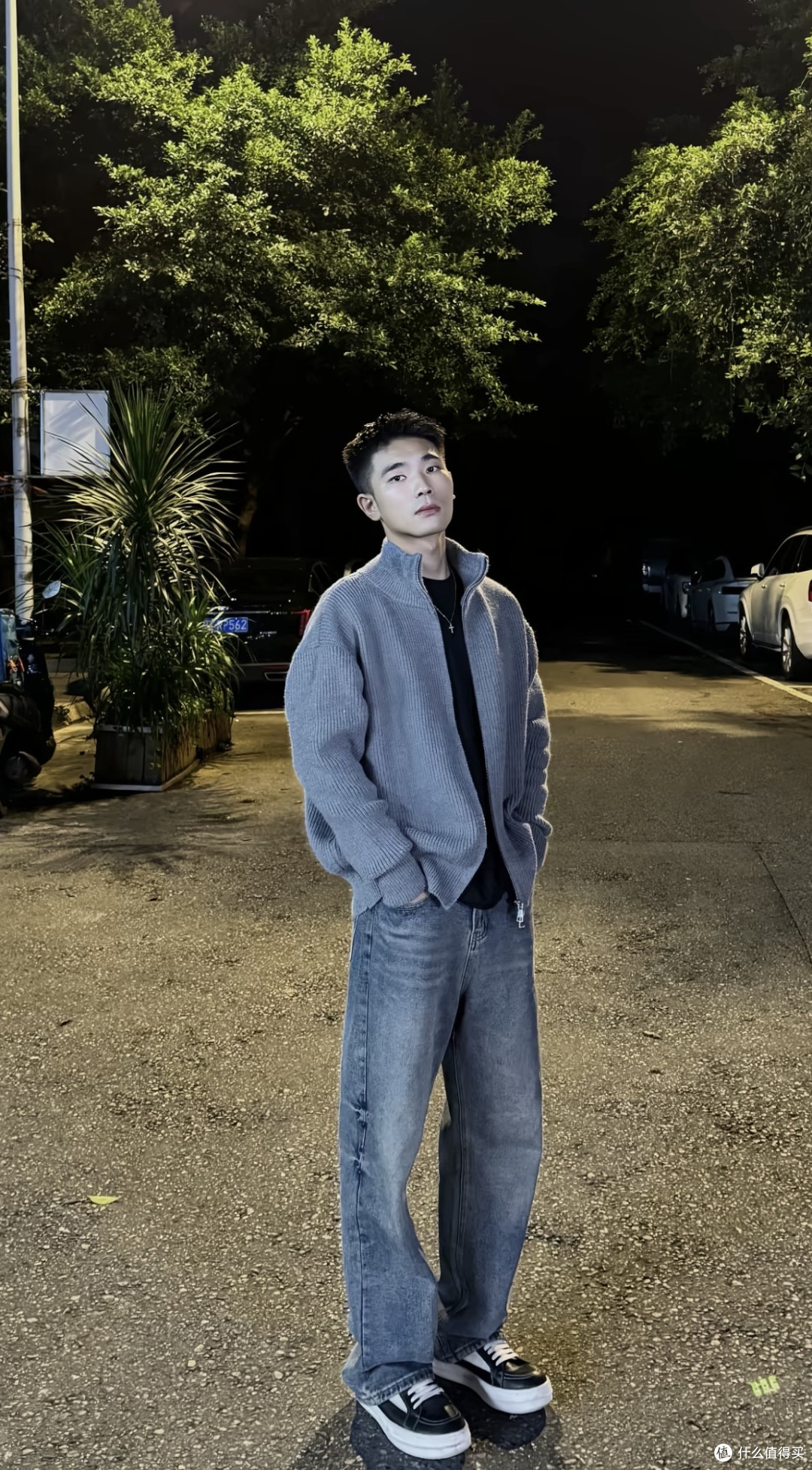 色彩与版型：穿搭的艺术