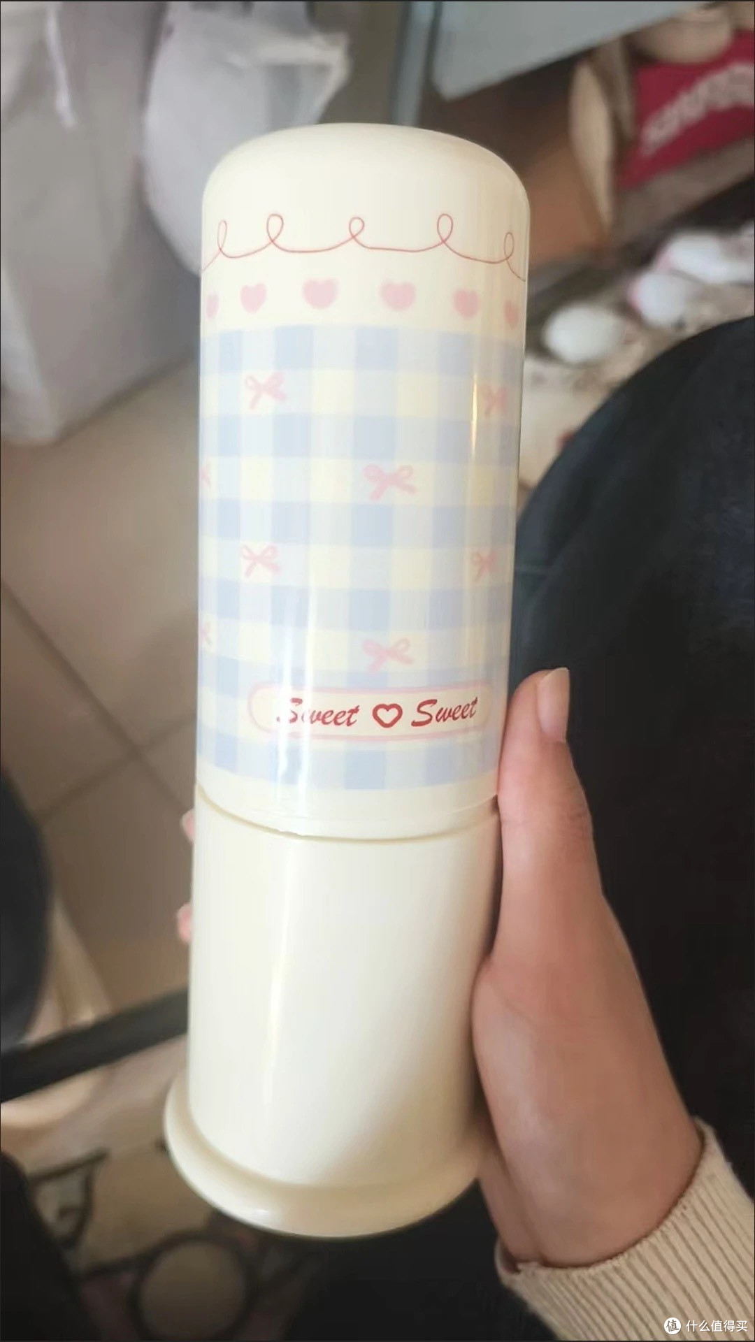 冬日幸福感：格纹水杯的贴心设计