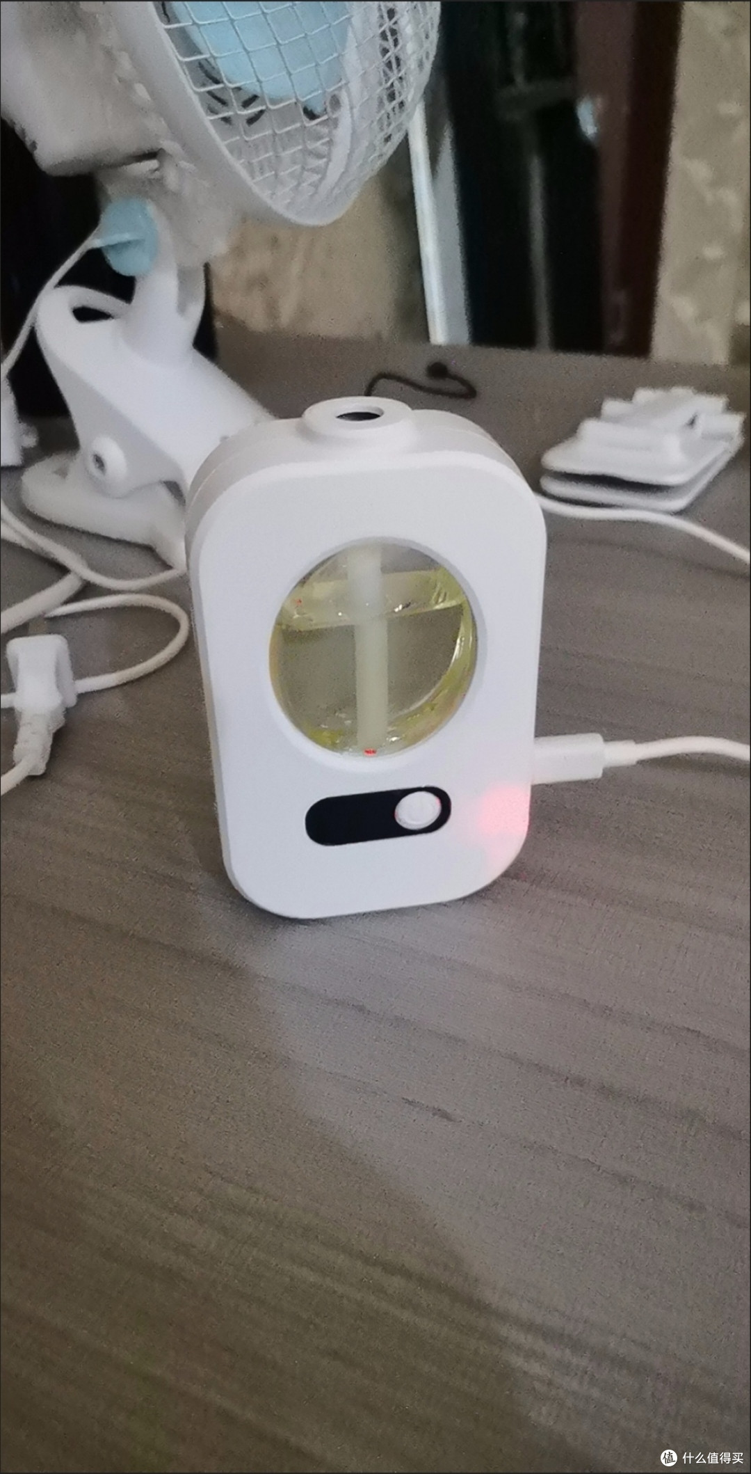 好物真正的价值，或许就是让平凡生活变得值得期待。而这只安静的小白罐，每天都在提醒我：对自己温柔一点，再温柔一点。