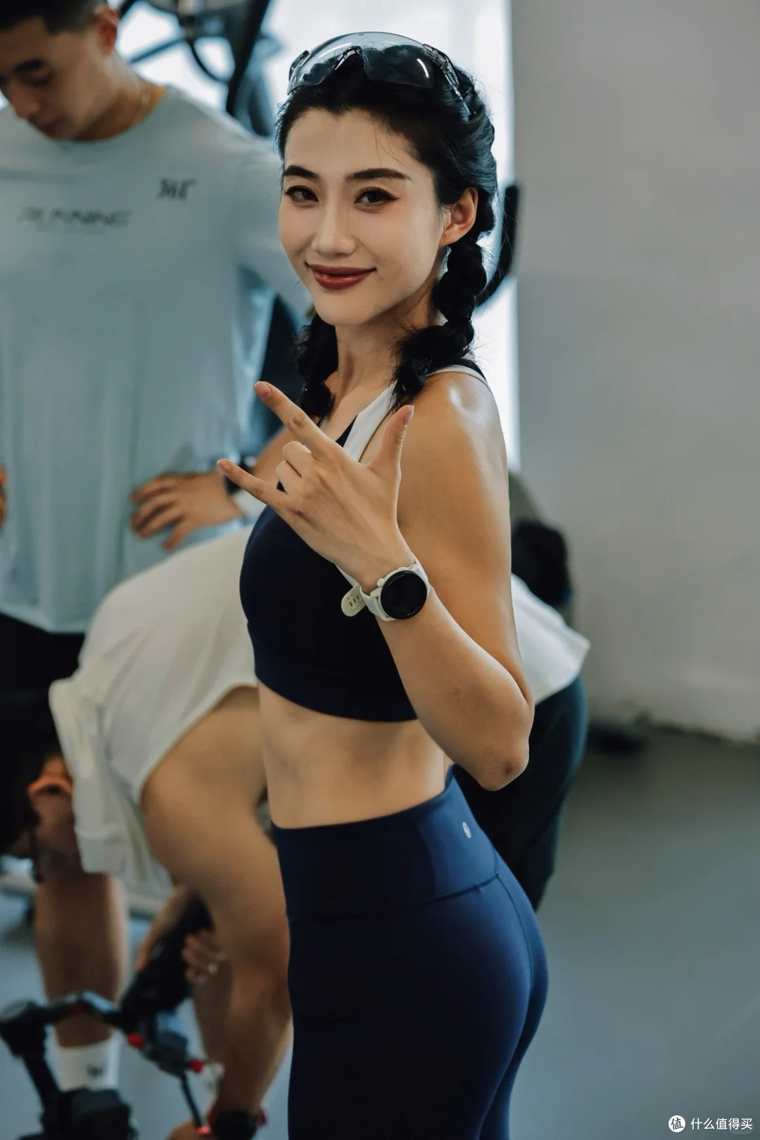 不靠医美不化妆!运动才是重塑面相的 “神级操作”