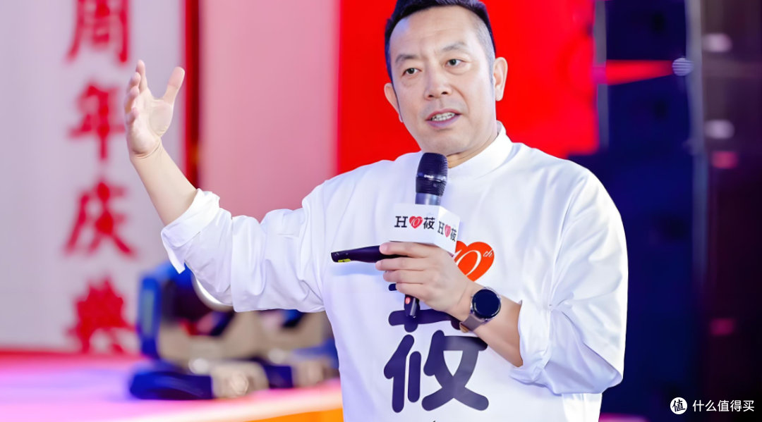 西贝贾国龙后悔硬刚罗永浩:第一次懂老登是骂人,靠安眠药入睡!