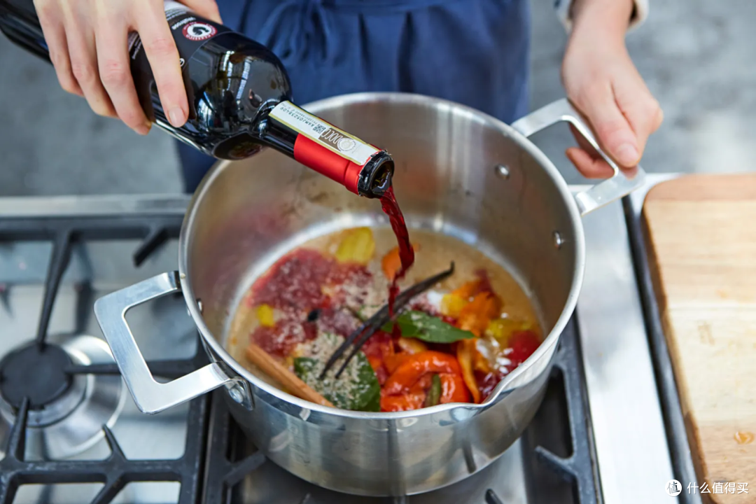 冬日暖心热红酒指南:选酒、煮制、配料全攻略