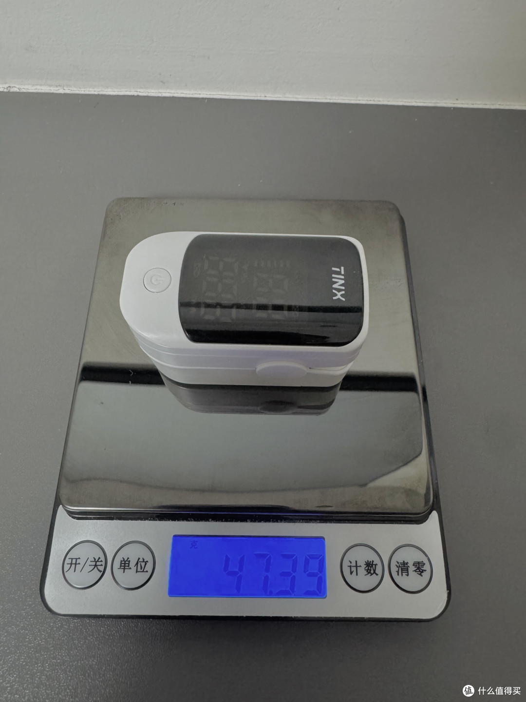 简单且精准的血氧监测仪,一家人用一个町石tinx就够了