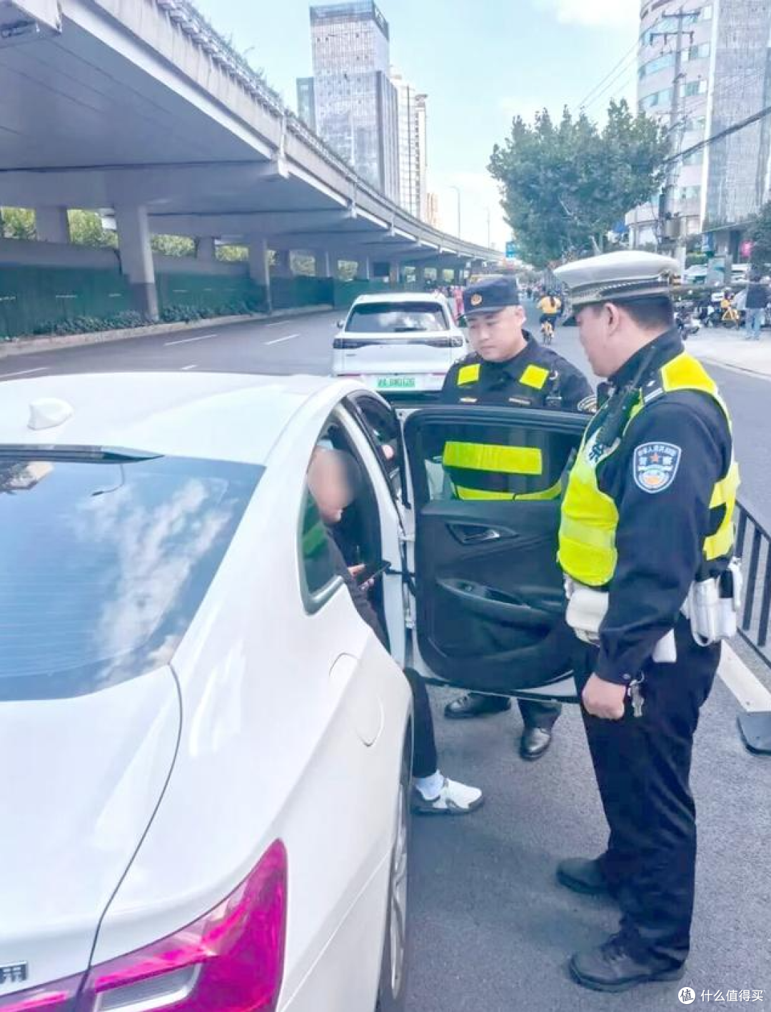 上海网约车司机慎行！上门抓无证的来了，罚款1-5万+扣车！