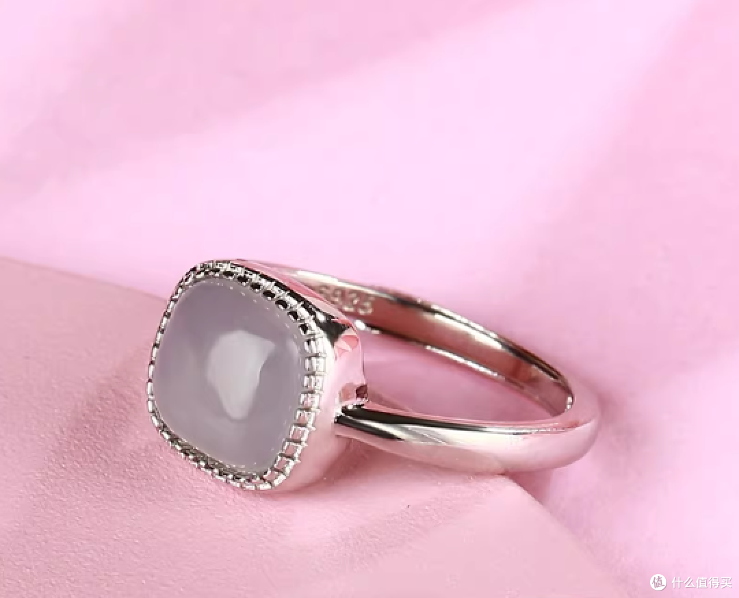 💍宫里上新的这枚红玛瑙小方糖戒指,我直接锁死作!