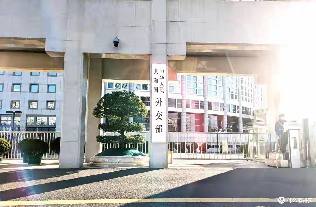 中方对美反制落地,叫停合作,美国强烈抗议,3句话极其无耻