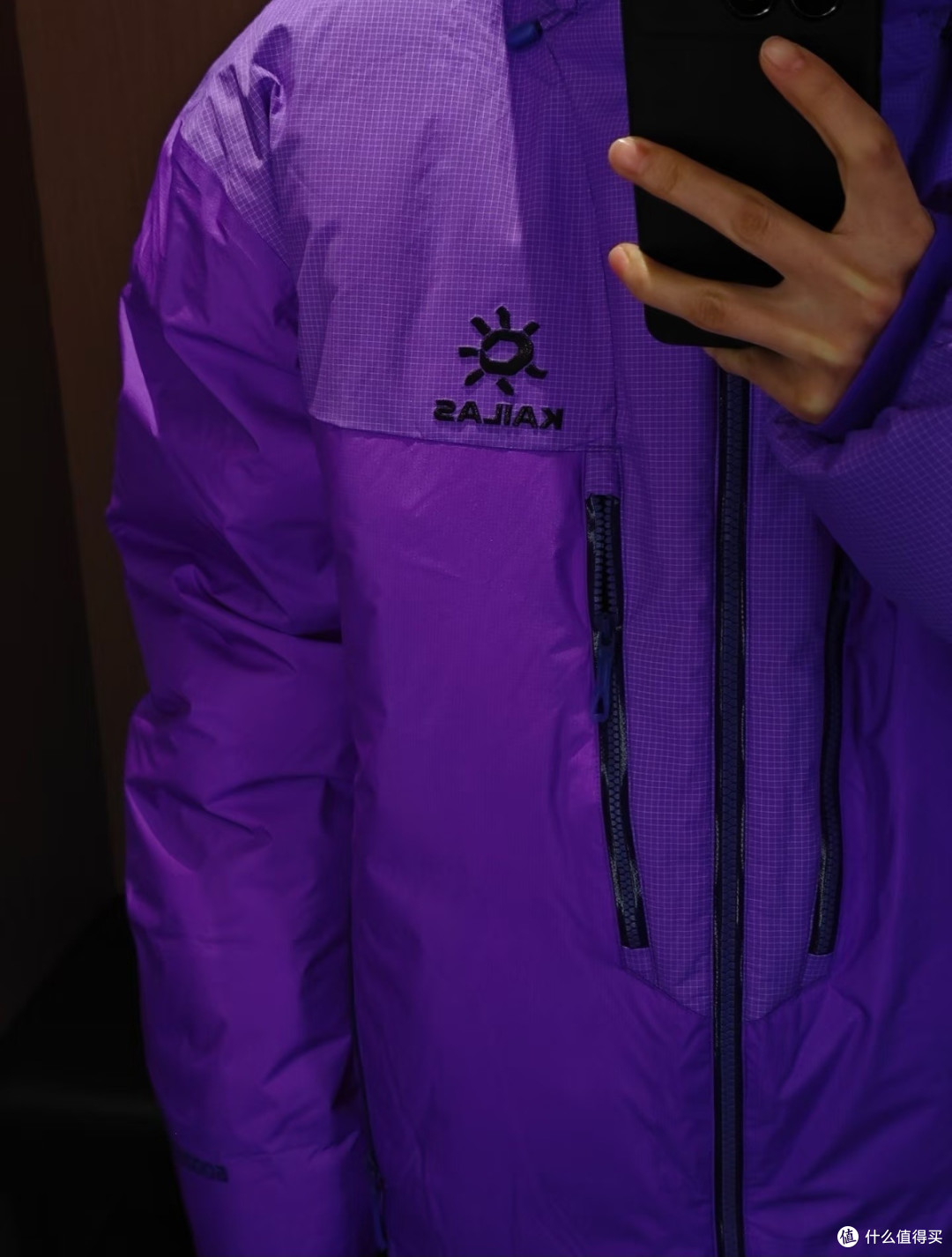 凯乐石6000GT闪电紫羽绒服:雪场亮眼之选