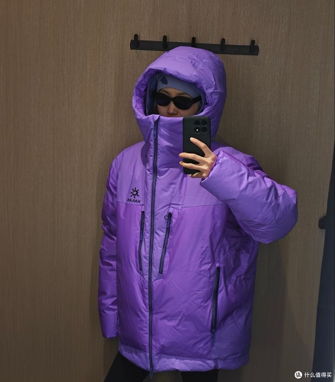 凯乐石6000GT闪电紫羽绒服:雪场亮眼之选