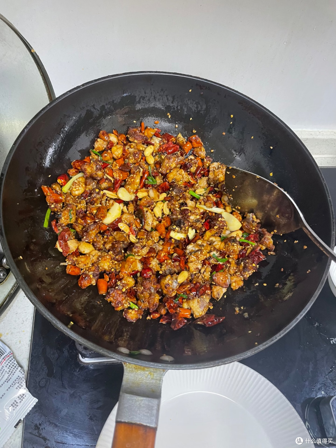 花椒不要钱！这盘焦酥鸡翅配米粑，一口入魂！