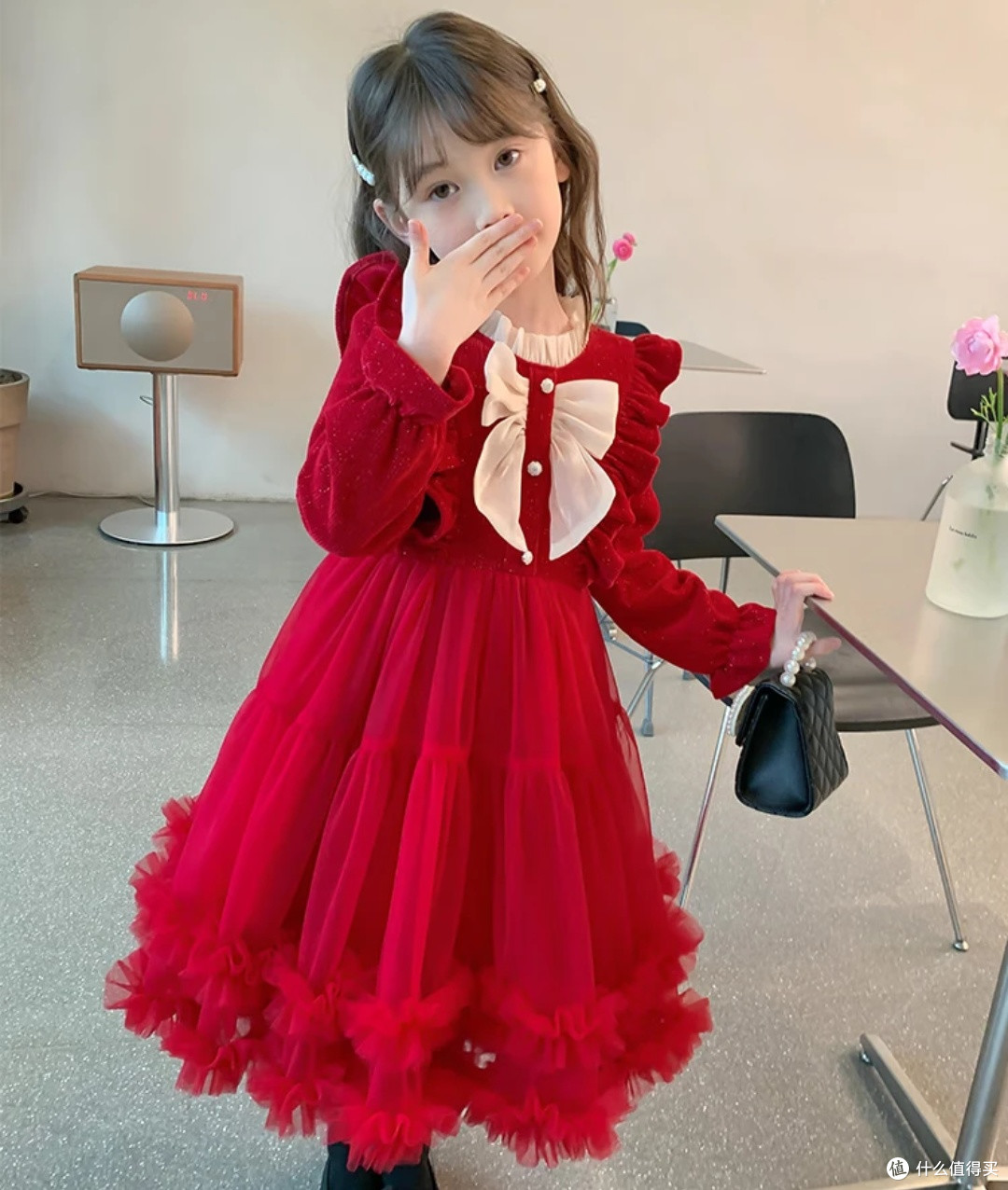 双旦年服惊喜,女儿的红色加绒连衣裙