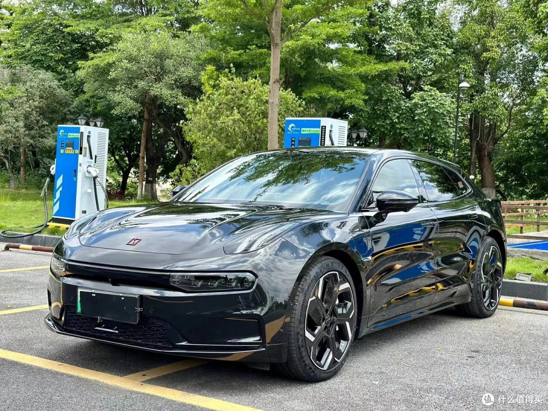 电车真香极氪001:家庭与驾驶乐趣的平衡