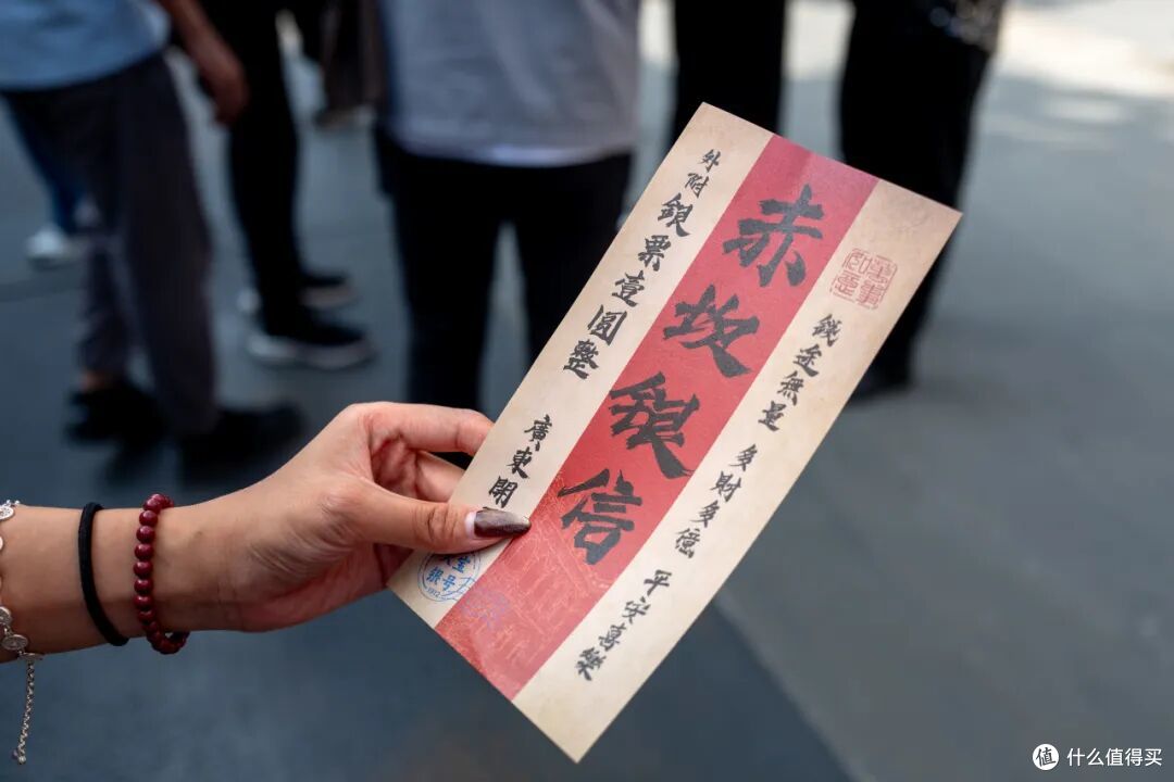 年末假期，就拜托这个随地大小演的古镇了！