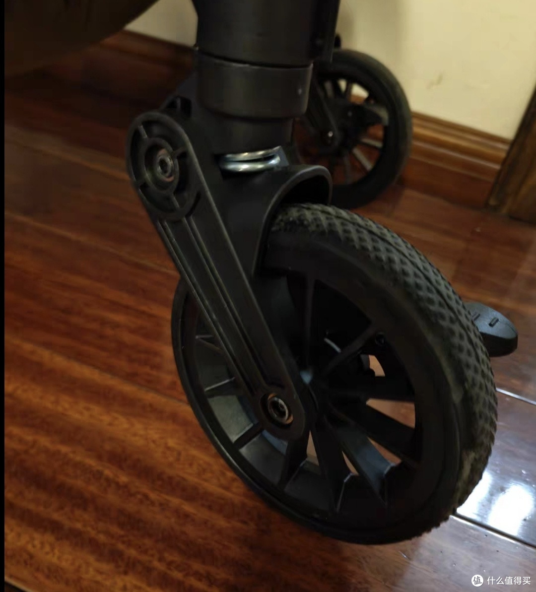 轻便婴儿车：新手爸妈的省心选择