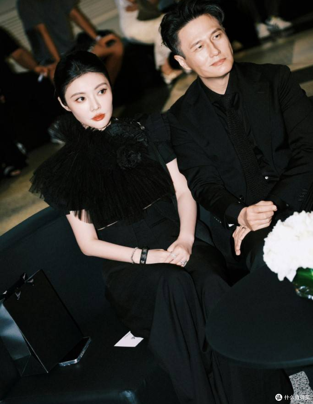 徐冬冬复刻椰汁招牌姿势,拉尹子维拍双人海报:婚礼伴手礼送椰汁