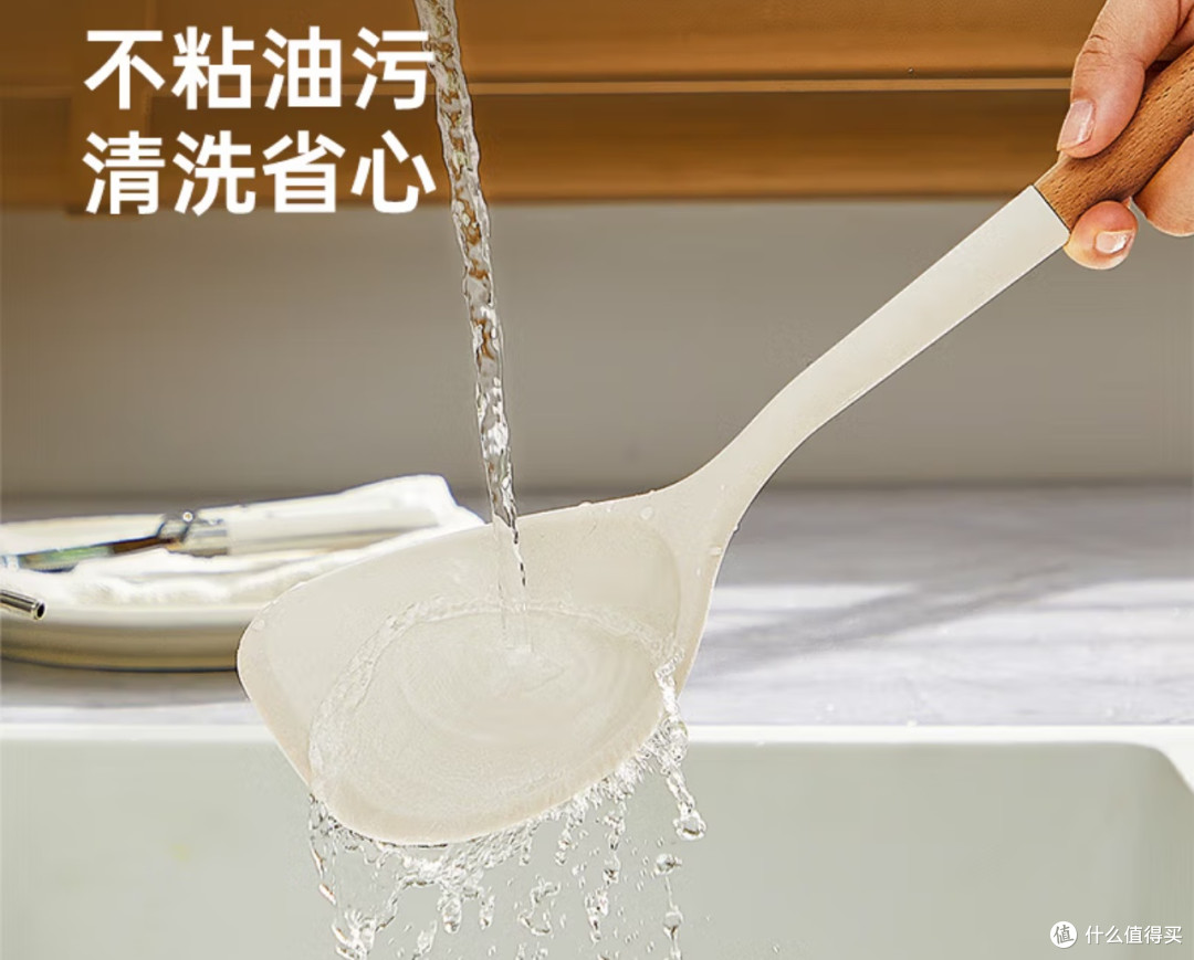 双旦厨房高光时刻:硅胶铲勺套装的温柔守护